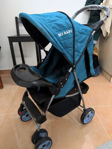 Comfortable and Stylish Lightweight Stroller for Your Baby