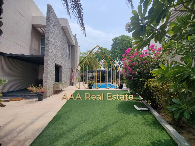 حديقة خضراء ضخمة | مسبح | منظر طبيعي مذهل63747082553859110