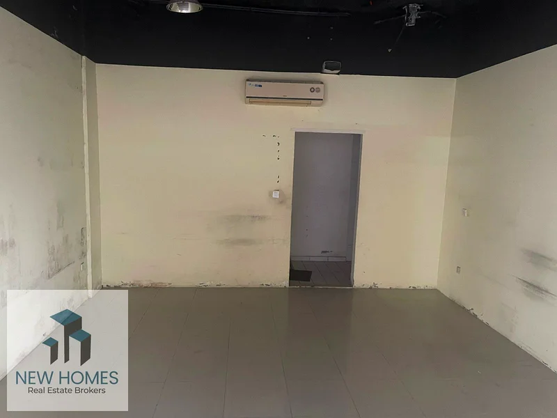 عرض ساخن لمحل فارغ للبيع في إنجلترا كلستر Y2463825682473601114