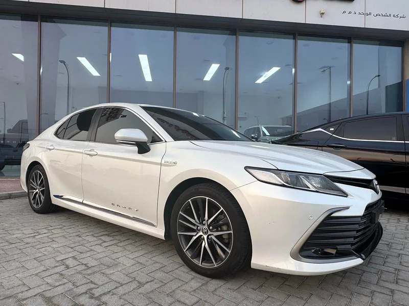 Toyota Camry Hybrid63401308748802111