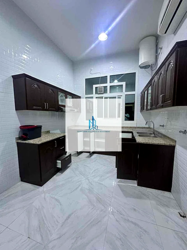 04 bedroom hall63403401593091111