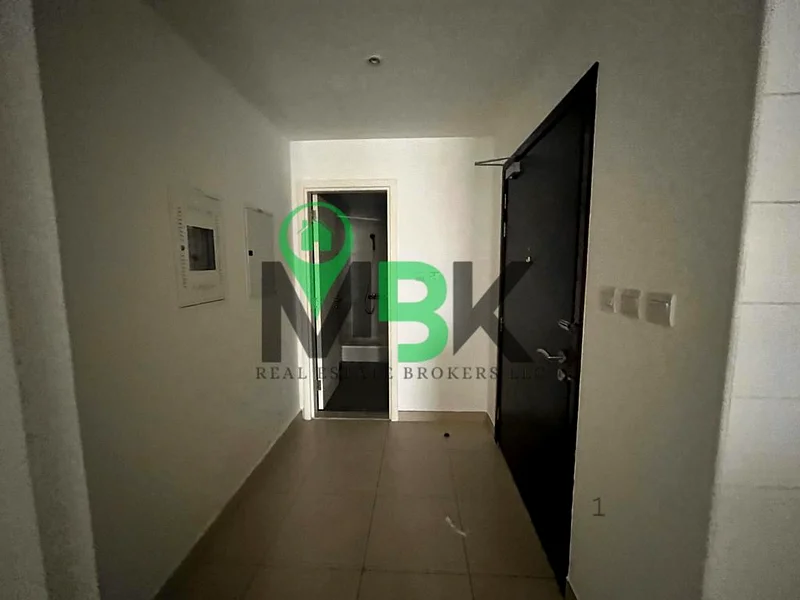 SPECIOUS  | BURJ KHALIFA VIEW | GOOD ROI63916247882115112