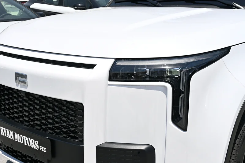 Rox 01 1.5L Turbo + Plug-in Hybrid AWD, Color Silver Model 202563398477956355112