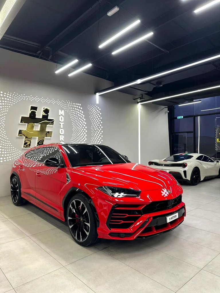 Lamborghini URUS GCC63398498582657111