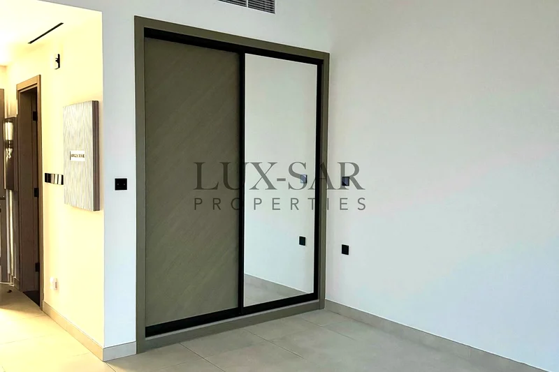 Elegant Studio | Prime View of Al Khail Road | Binghatti Canal63791562752642113