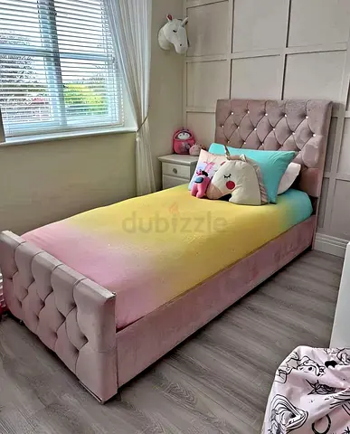 Chic Kids Bed with Pink Ombre Design