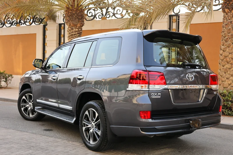 TOYOTA LAND CRUISER GXR GRAND TOURING-V8-147000KM-2020-GCC SPECS63399949622913113