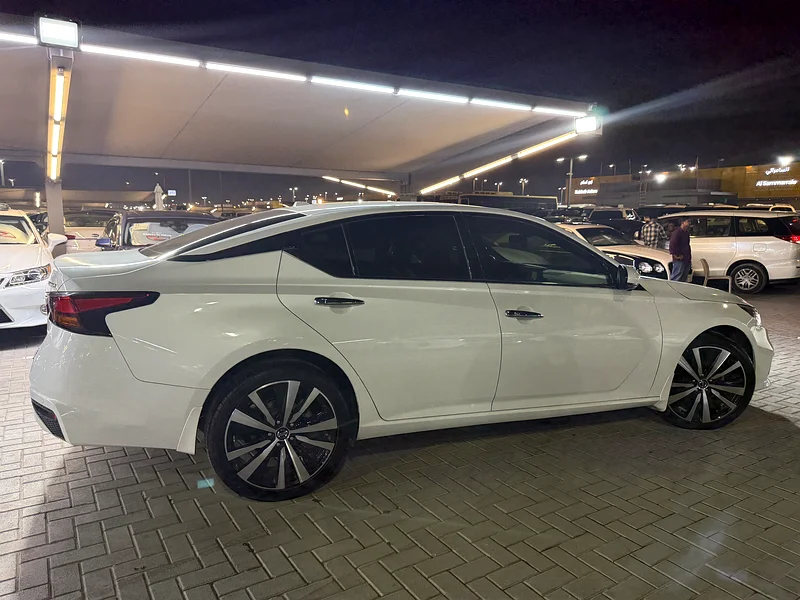 Nissan Altima 2020 Platinum (VCC Paper!)63399972596227112