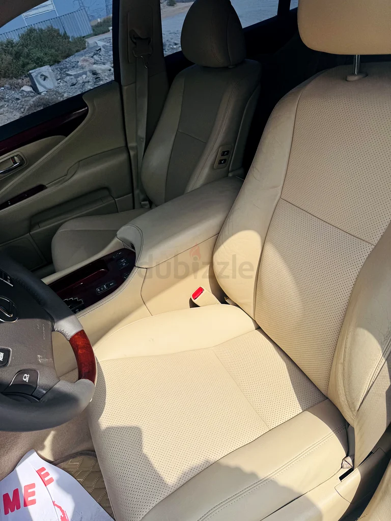 Neat and Clean Lexus LS460 with renovated interior63398644675713112