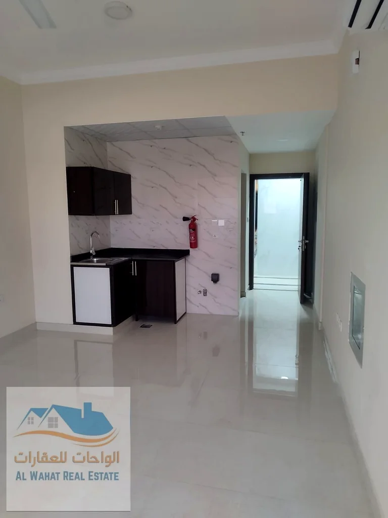 فرصة ذهبية للإيجار السنوي، شقة ب studio - عجمان الجرف 363714534734210110