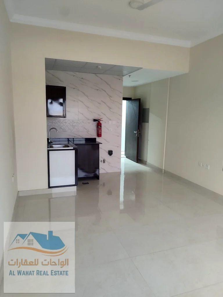 فرصة ذهبية للإيجار السنوي، شقة ب studio - عجمان الجرف 363714534734210114