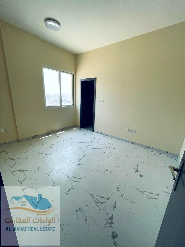 🏢 شقة للإيجار السنوي - أول ساكن | الجرف 3 - عجمان 📍 الموقع: الجرف 3 - مبنى جديد بالكامل ✅ موقع هادئ وقريب من وسائل الراحة63714078840835113