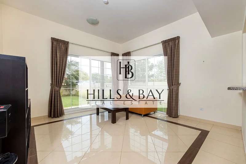 SINGLE ROW VACANT STANDALONE LANDSCAPED RENT 400K63731086404611114