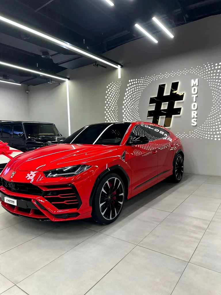 Lamborghini URUS GCC63398498582657113