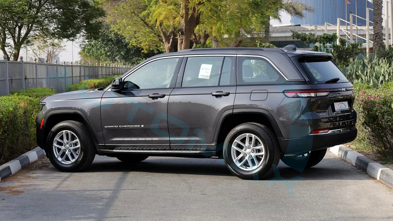 (4-Year Warranty or 100,000 km at Official Dealer) 2024 JEEP GRAND CHEROKEE LAREDO 4WD GCC 0Km63398604910465114