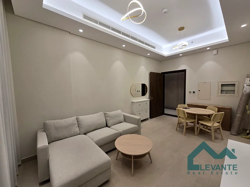 شقة واسعة من غرفة نوم واحدة | مفروشة بالكامل | طابق عالي63728721086210111