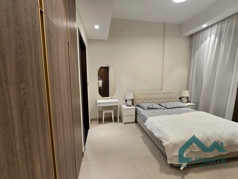 شقة واسعة من غرفة نوم واحدة | مفروشة بالكامل | طابق عالي63728721086210114