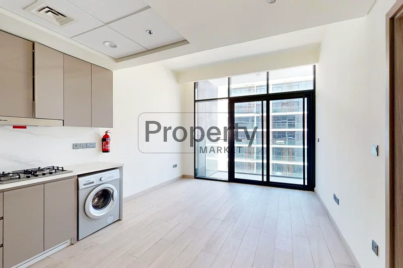Prime Location | Balcony | Pool View | Tenanted63975890711171111
