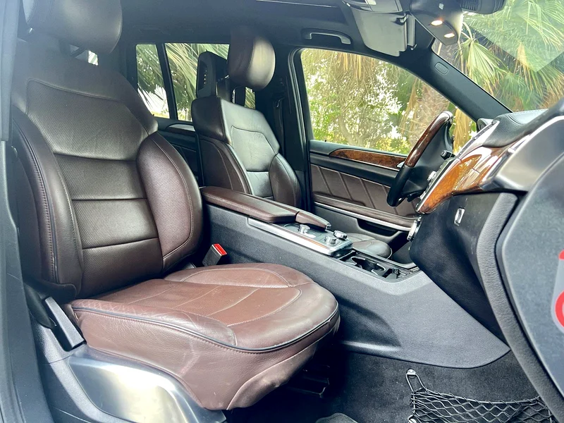 1 YEAR WARRANTY | 360 Camera | Lane Assist  More | Mercedes-Benz GL 500 Top of the line63399919736705114