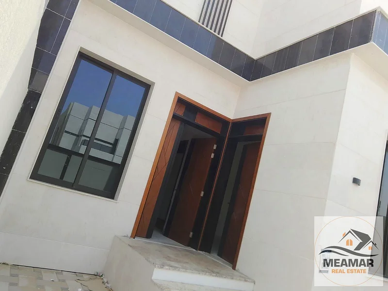 تاون هاوس شاسع من 4 غرف نوم في الحيلو 263909223562754113