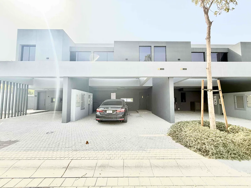 Like new townhouse, 2-bedroom, 4 bathrooms, walk-in closet, balcony, covered parking, Talal City, Sharjah63404869545090112
