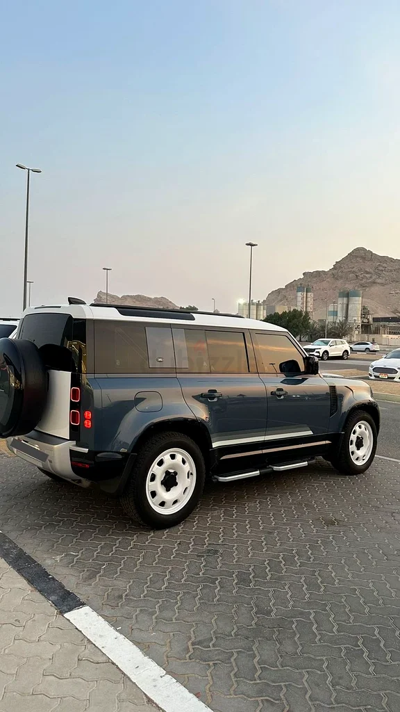 Land Rover defender63399894609666113