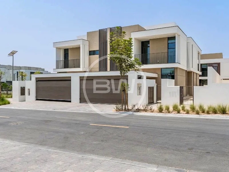 4 غرف نوم + غرفة خادمة | بالقرب من المسبح | النوع باء63762701999874111