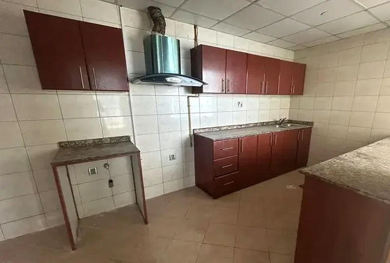 NOt Effected Unit! Vacant! Perfect DEal64037800140161114