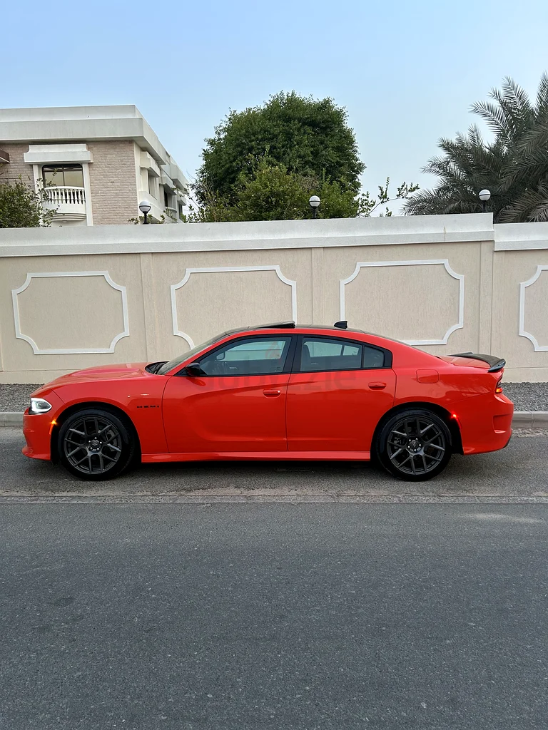 Dodge charger R/T 
HEMI V8
Canadian spec
2021
Km 7940863398537371778111