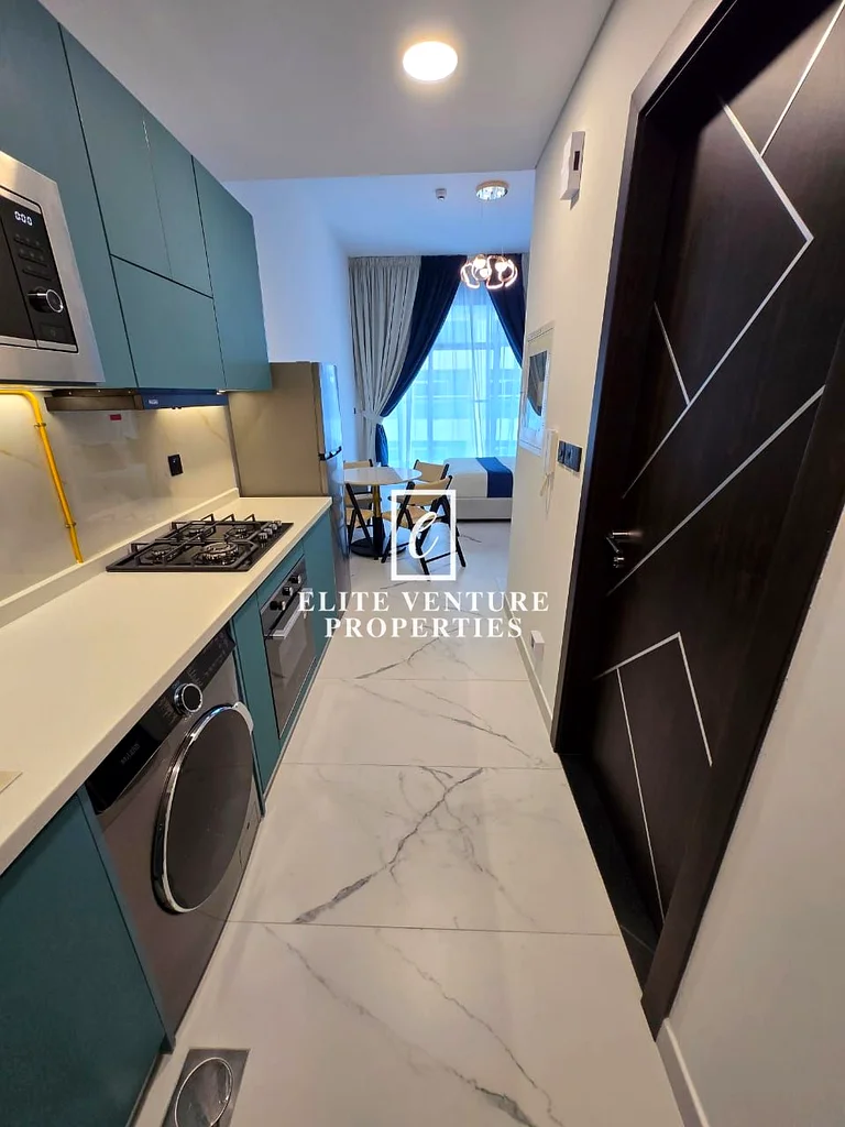 مؤثثة بالكامل | جديدة تمامًا | طابق عالي64022993839105112
