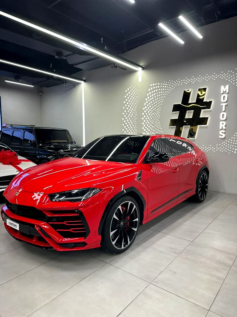 Lamborghini URUS GCC63398498582657110