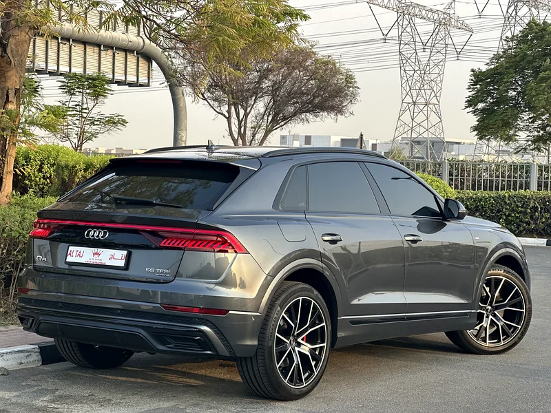 Audi Q8 S-Line 2020 GCC  
Full service history  
No accidents  
No paint work633986117793301128