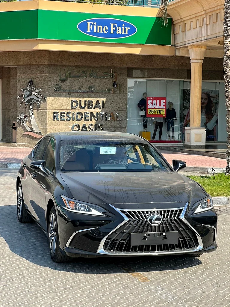 Lexus ES300h 2023 Black GCC Clean Car63406917663106114