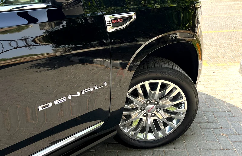 GMC Yukon Denali 2025 with warranty until 203063398502118659113