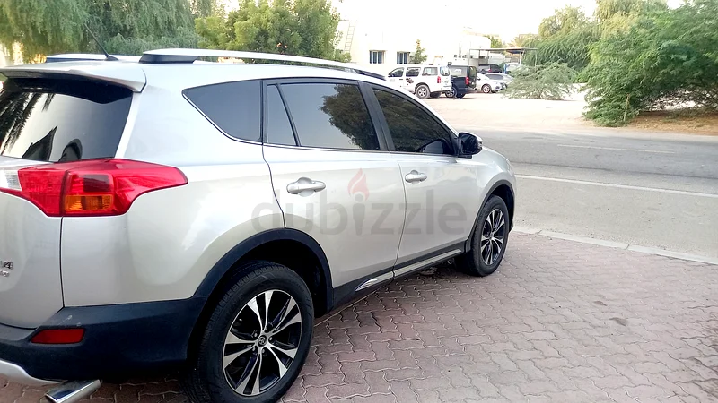 Toyota Rav4 VXR Top 2015 Model No1 Option Sunroof leather Seats  fully Automatic GCC family used63401305476353114