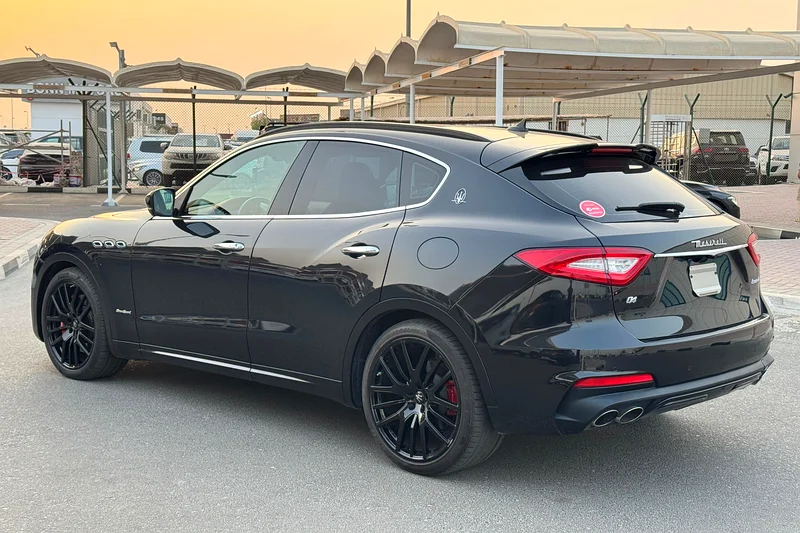 MASERATI LAVENTE 2020 BLACK WITH RED INTERIOR FRESH JAPAN IMPORT IMECULATE CONDITION REASONABLE PRIC63233102499969113