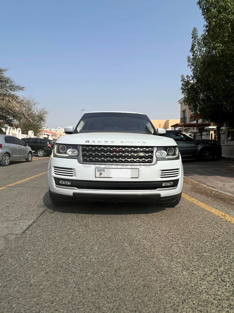 RANGE ROVER VOGUE SE SUPERCHARGED GCC IN PERFECT CONDITION, WITH A ONE-YEAR WARRANTY.63399903761923111