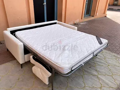 Natuzzi Editions Stylish Sofa Bed with Comfortable Mattress for Sale!