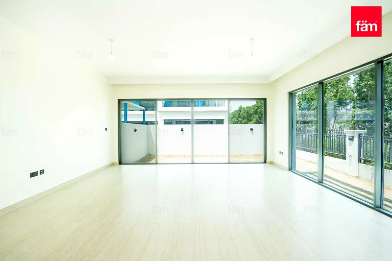 وحدة ركنية واسعة، جديدة بالكامل، جاهزة الآن63725914156545113