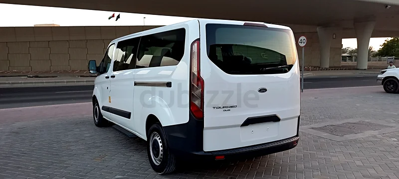 FORD TRANSIT TOURNEO CUSTOM 2017 GCC 2.2 DIESEL MANUAL TRANSMISSION 9 SEATER (ACCIDENT FREE)63399876730241114