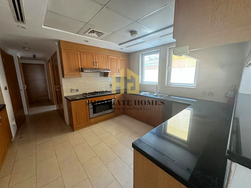 Vacant | Corner Plot | Huge Garden | Prime Loc63921718315139114