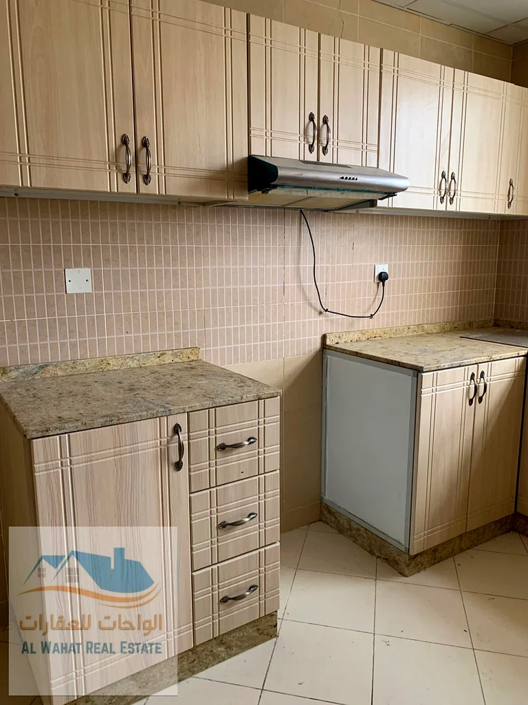 🏢 للإيجار السنوي: شقة بغرفة نوم واحدة في عجمان - الجرف 2 📍 الموقع: الجرف 2 - بالقرب من محكمة عجمان، موقع مميز مع سهولة الوصول إلى جميع الخدمات والمرافق.63714729671553114