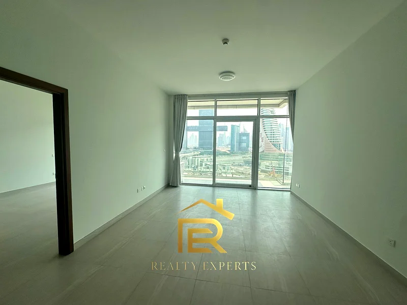 burj view amzing layout /next to metro /unfurnished /1bhk63922512605441114