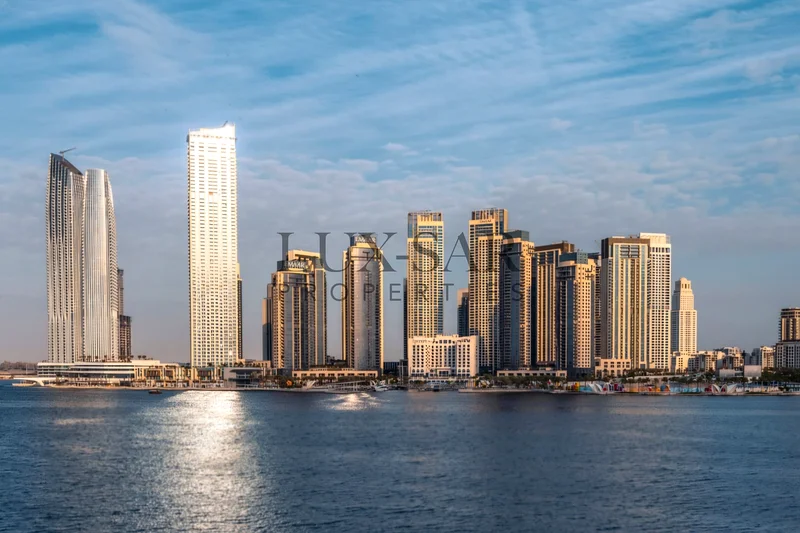 Spacious Corner Unit | Park View | Waterfront Living64026744181633113