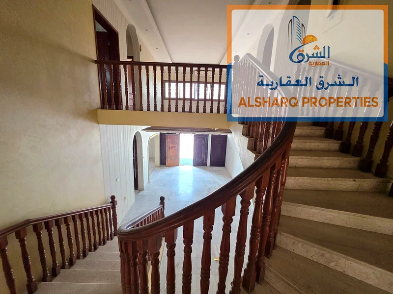 فيلا ضخمة مناسبة للعيش العائلي أو النشاط التجاري في موقع لا مثيل له - استثمر الآن في عقار ذهبي! فرصة ذهبية لـ63811203867777114