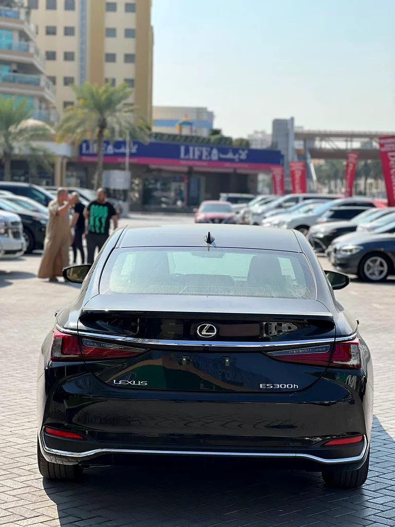 Lexus ES300h 2023 Black GCC Clean Car63406917663106113