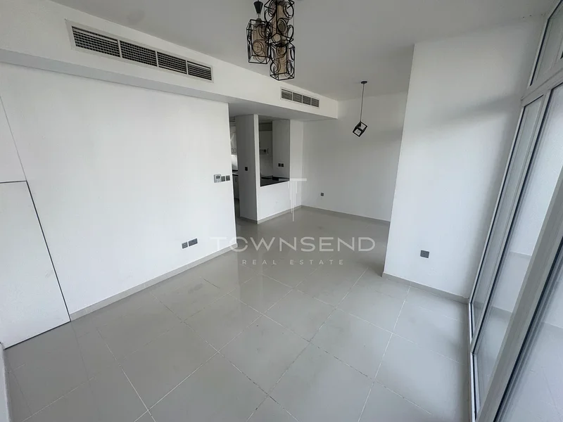 Single Row | Unfurnished | Vacant64002890652546113