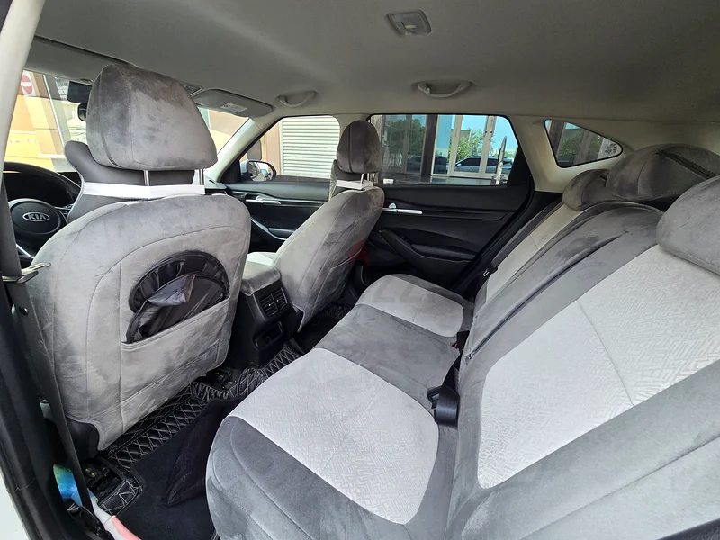 Very clean kia seltos white colour63398622933762114
