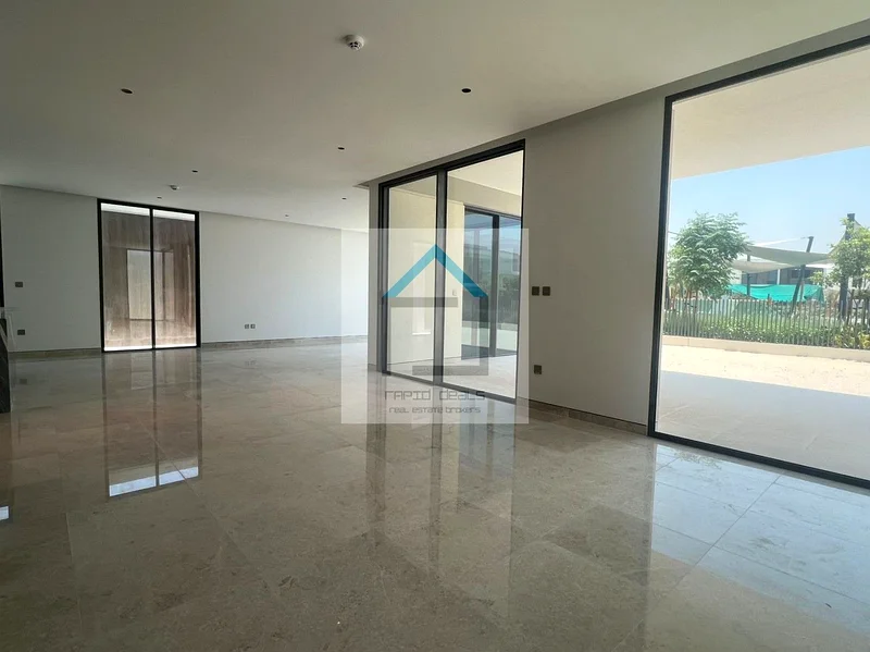Generous-sized 5BR+M Large Villa - Type A - Brand New63930886520962112