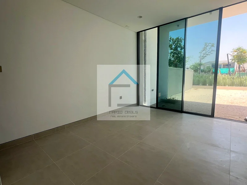 Generous-sized 5BR+M Large Villa - Type A - Brand New63930886520962113